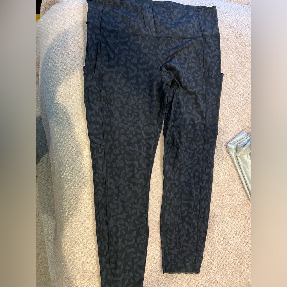 Lululemon “Base pace” high rise tight 25”